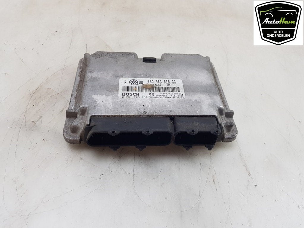 COMPUTER MOTOR Golf IV (1J1) (|06A906018GG|06A997020BX|), Robert Bosch AG, Gebruikt, Volkswagen, Robert-Bosch-Allee 1
74232  Abstatt, DE