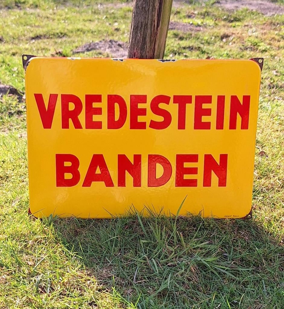 Mooi emaille reclamebord van Vredestein banden., Ophalen of Verzenden, Gebruikt, Reclamebord