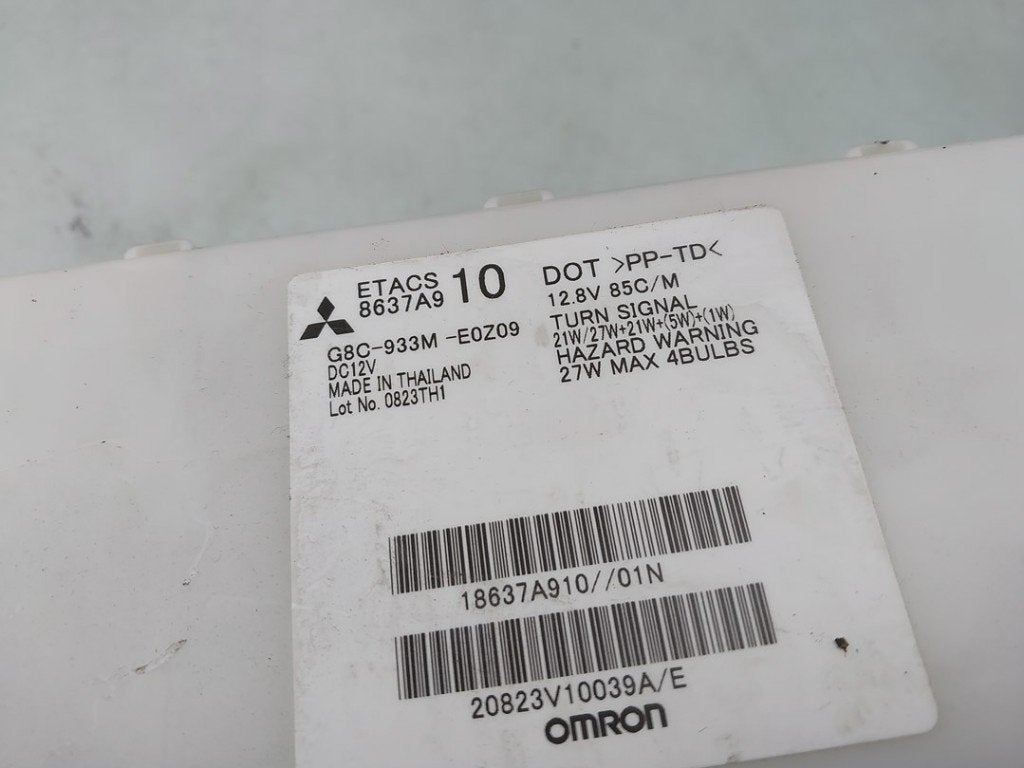 BOITIER FUSIBLES Mitsubishi Space Star (A0) (|8637A910|), Info@mitsubishi-motors.de, MITSUBISHI, Utilisé, Mitsubishi