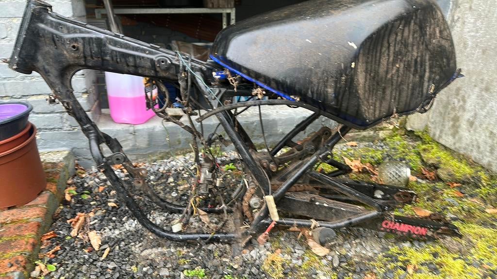 Châssis et réservoir de carburant Honda, Motos, Enlèvement, Utilisé