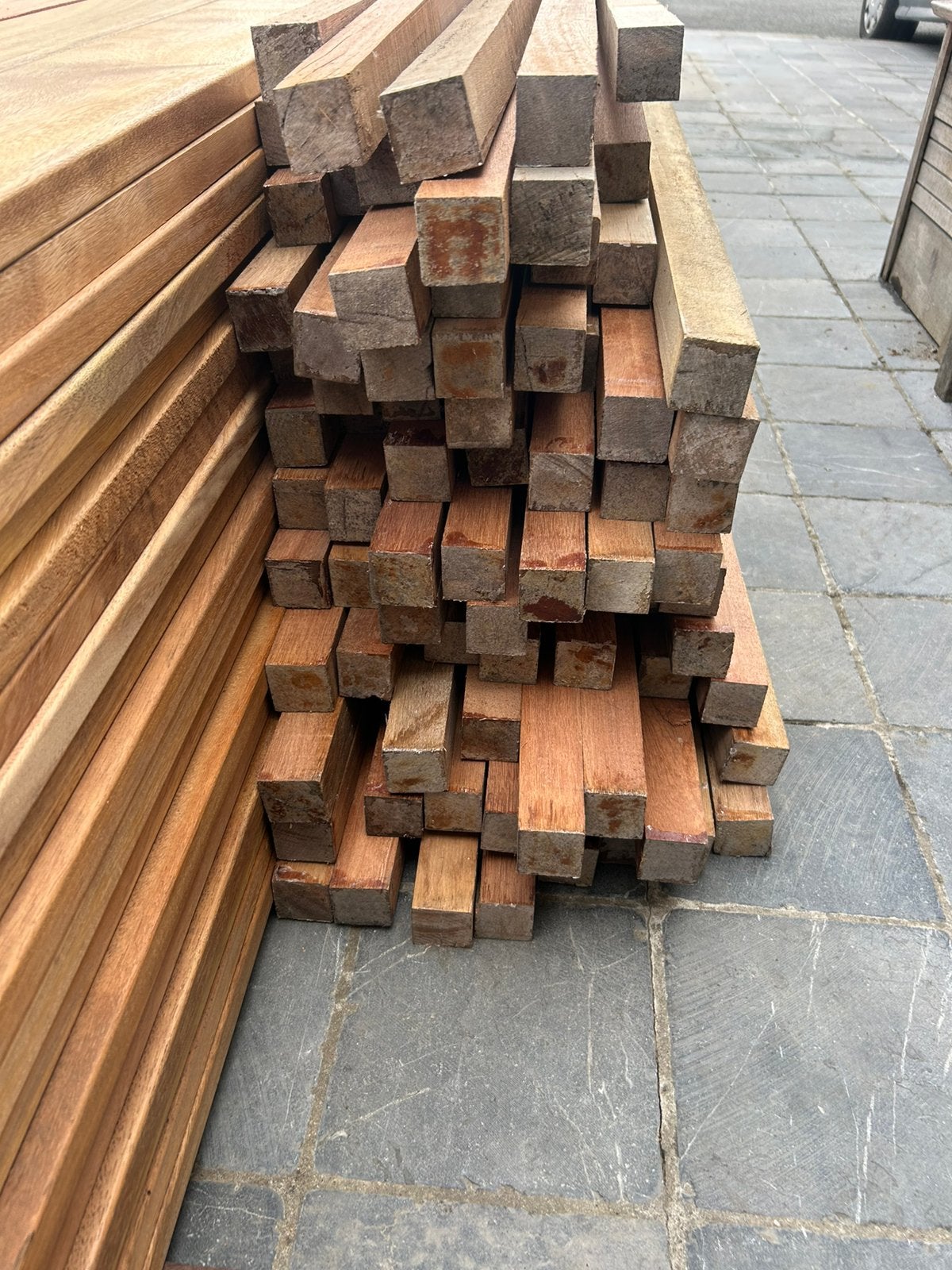 sergé Kempas durable 4 cm x 4 cm L3,65 m par pièce 13€, Enlèvement, Comme neuf