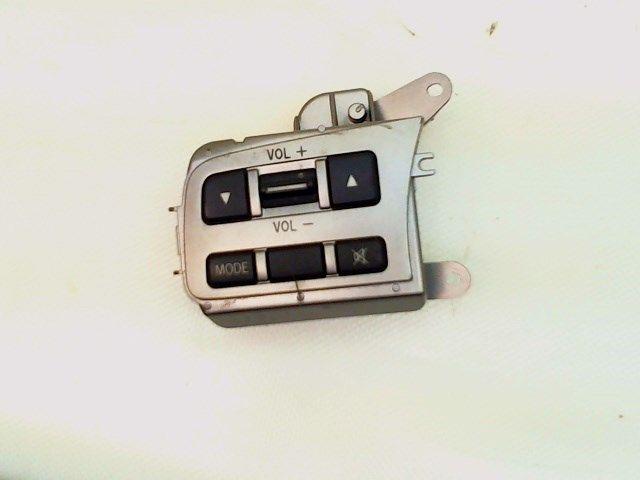 COMMANDE DE RADIO AU VOLANT Mazda 2 (DE) (|D652664M0|), Autos : Pièces & Accessoires, Utilisé, Mazda