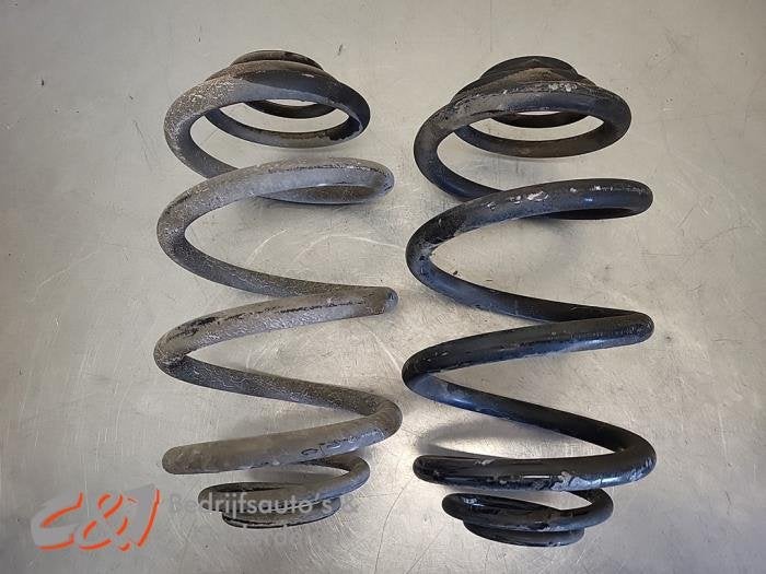 Schroefveer achter van een Renault Trafic, Gebruikt, -, Renault, -