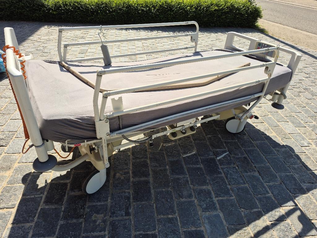 Elektrisch ziekenhuisbed, Ophalen, Gebruikt
