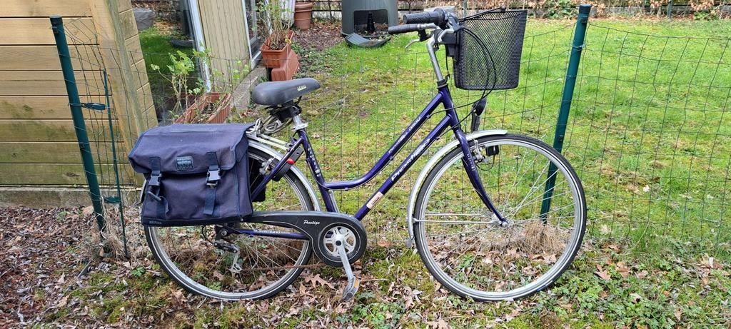 Damesfiets in redelijke staat met draagtas, Fietsen en Brommers, Ophalen