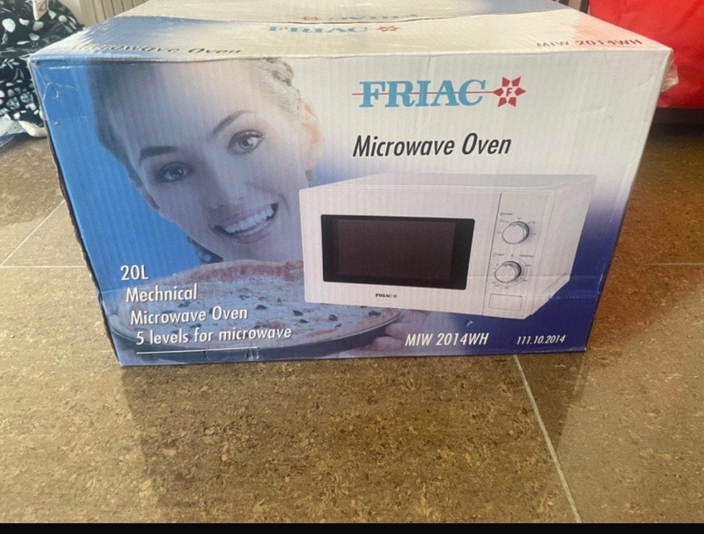 Four à micro-ondes friac neuf jamais ouvert, Electroménager, Neuf, Enlèvement, 45 à 60 cm, Four