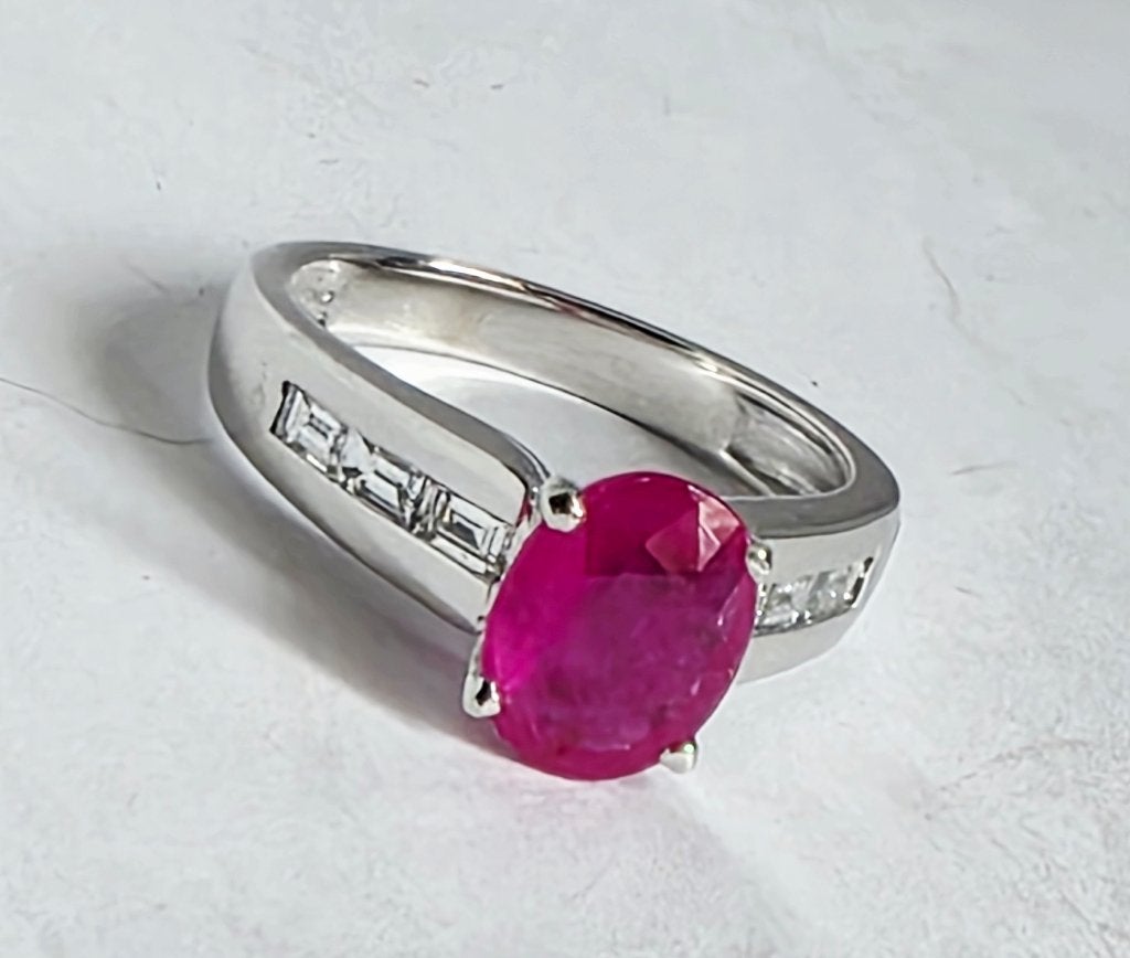 Klassieke gouden ring net robijn en diamanten 0,60kt, Ophalen of Verzenden, Zo goed als nieuw, Met edelsteen, Dame