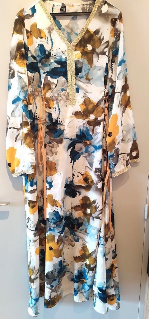 robe longue neuf taille L imprimé fleuri, Enlèvement, Neuf, Taille 42/44 (L)