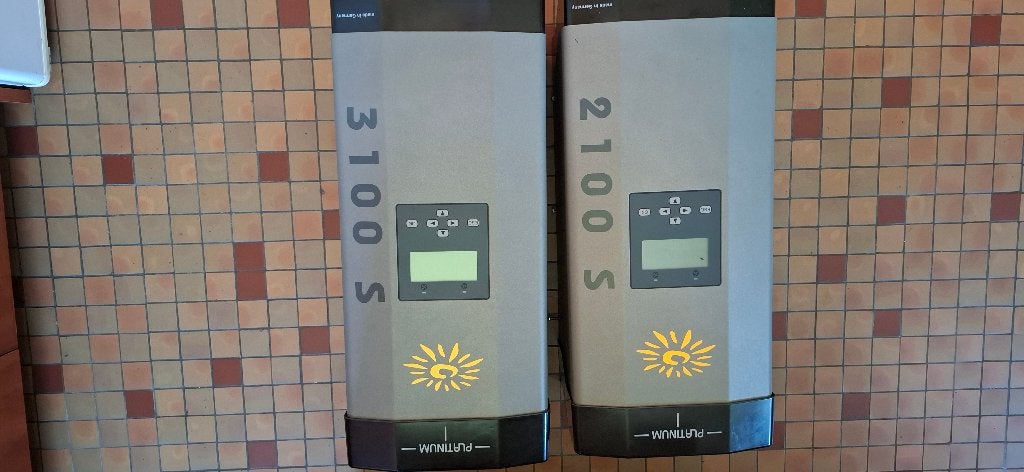 Omvormers, Doe-het-zelf en Bouw, Ophalen, Gebruikt, 200 wattpiek of meer