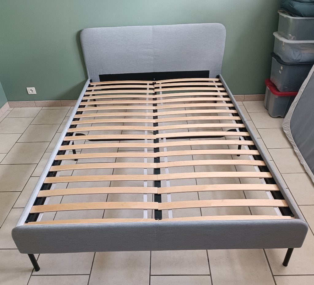 Cadre de lit + sommier Ikea Slattum 140*200, Gris, 140 cm, Enlèvement, Utilisé