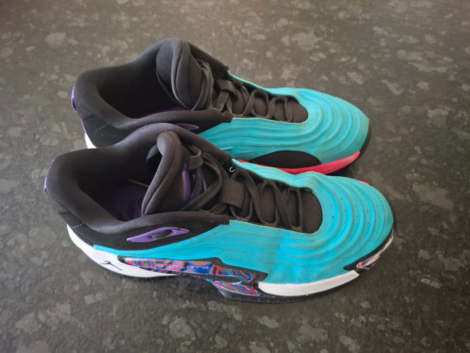 Basketbal schoenen Air Jordan luka 3pf maat 42, Sport en Fitness, Loopsport en Atletiek, Ophalen