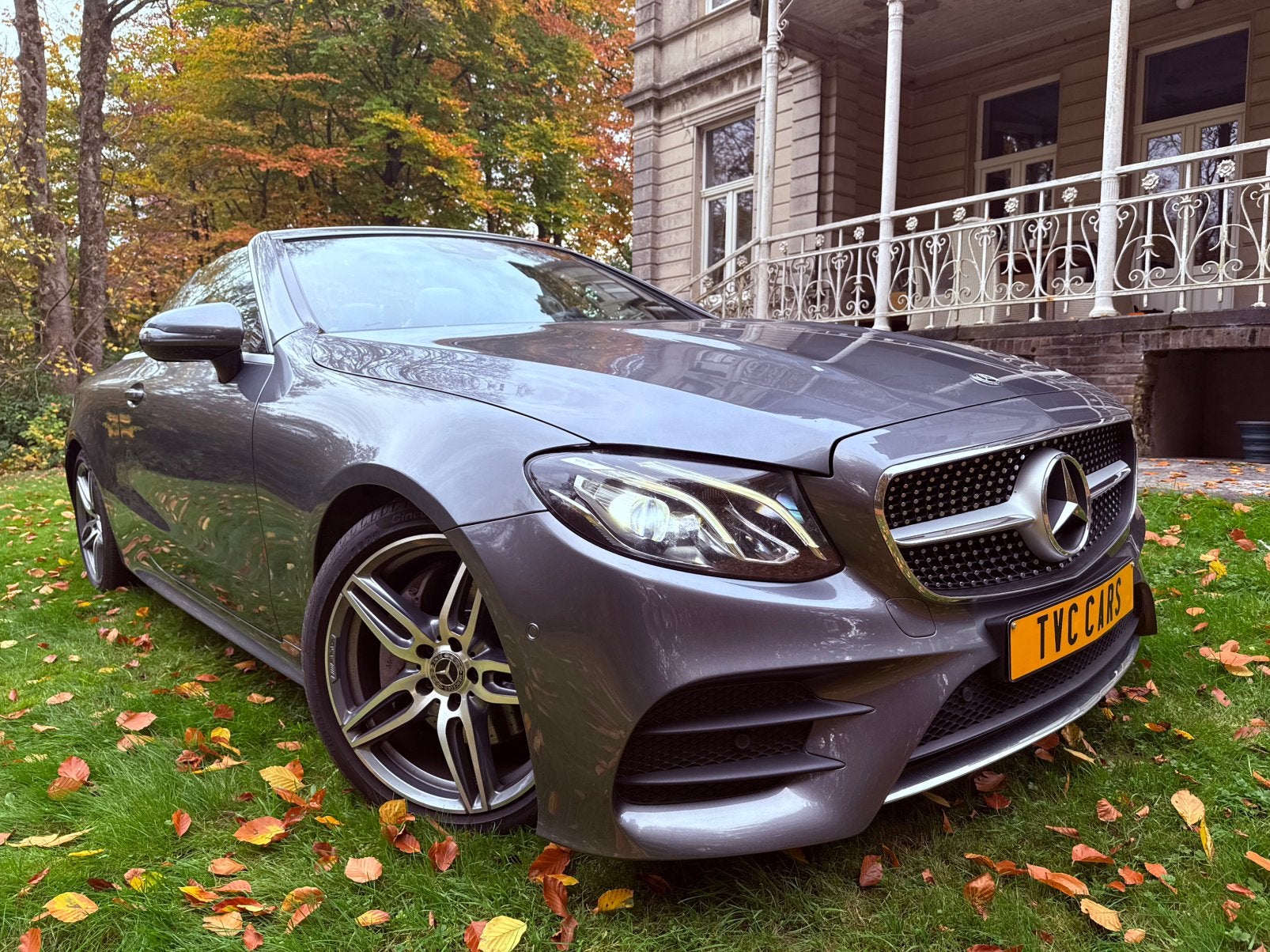 Ensemble cabriolet AMG de la Mercedes-Benz Classe E, Autos, Cuir, Argent ou Gris, Achat, 143 kW