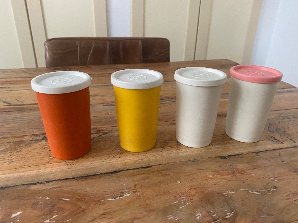 Tupperware retro bekers met deksel, Envoi