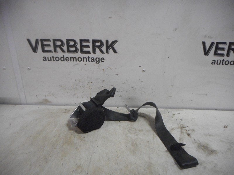 CEINTURE DE SECURITE ARRIERE DROITE Ford Focus 2 C+C, Henry-Ford-Straße  1
50735  Köln, DE, Ford-Werke GmbH, Kunden@ford.com, Ford