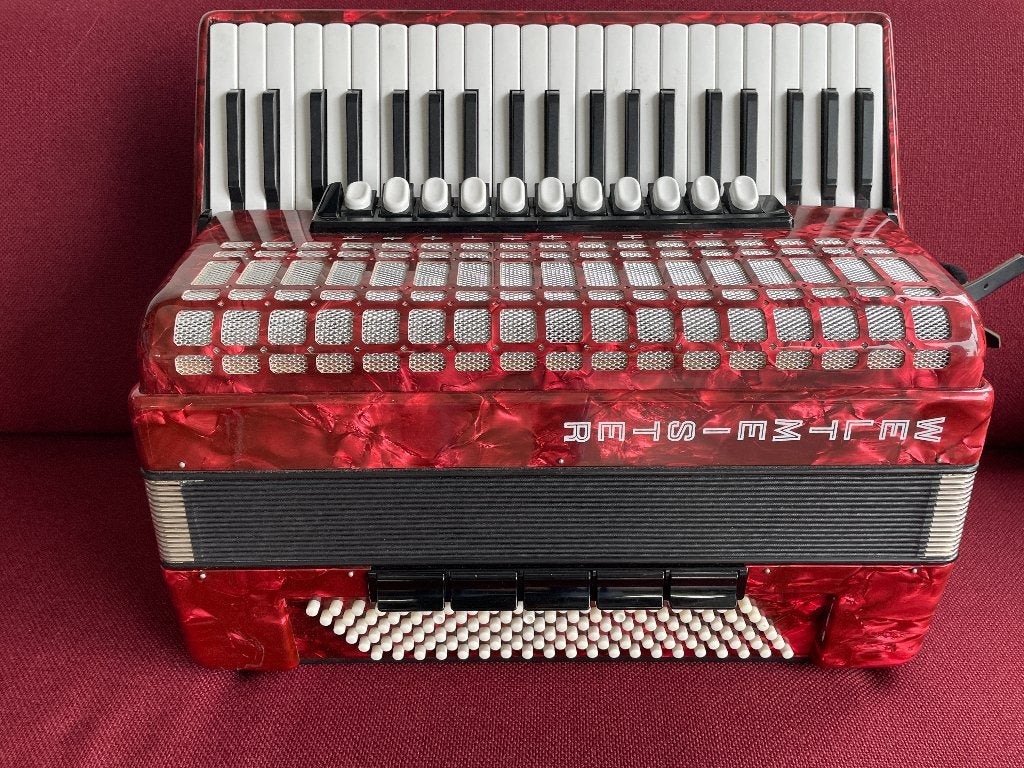 Mooie duitse Weltmeister accordeons.120 bas .4 korig.Piccolo, Musique & Instruments, Accordéons, Utilisé, Accordéon à touches