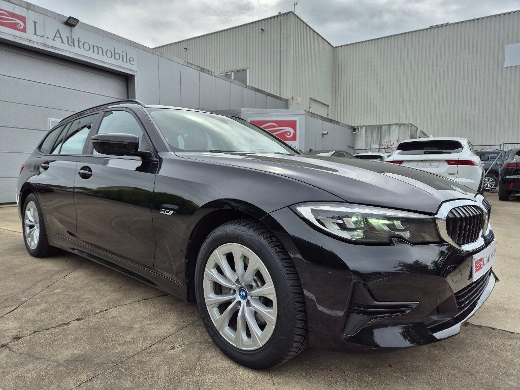 BMW 320 eA Touring / PHEV HYBRID / 2022 !!, Auto's, BMW, Automaat, 1998 cc, 4 cilinders, https://public.car-pass.be/vhr/f73cfd19-e2d8-4829-a233-f93c08e100a8