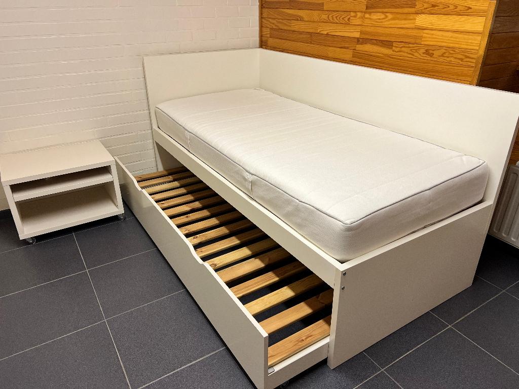 Bed + nachtkastje, Huis en Inrichting, Slaapkamer | Bedden, Ophalen, 100 cm, Eenpersoons, Wit