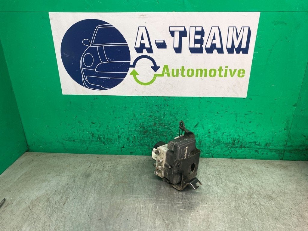 BLOC ABS (FREINS ANTI-BLOCAGE) Suzuki (|06210205764|), Suzuki-Allee 7
64625  Bensheim, DE, Suzuki Deutschland GmbH, Kontakt@suzuki.de