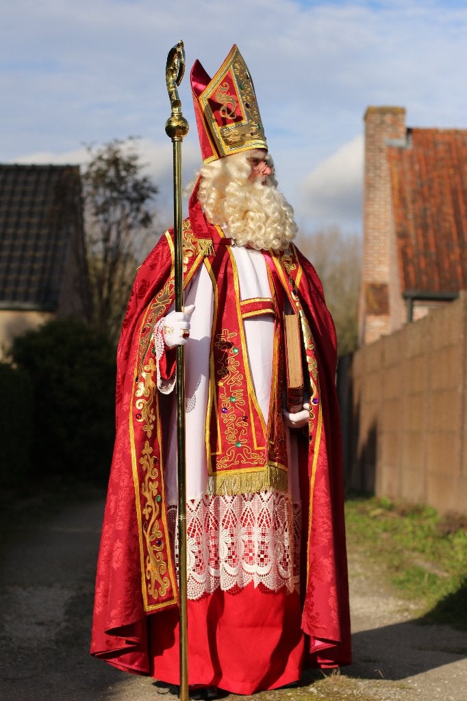 Sinterklaas huisbezoek, school en bedrijf, Ophalen