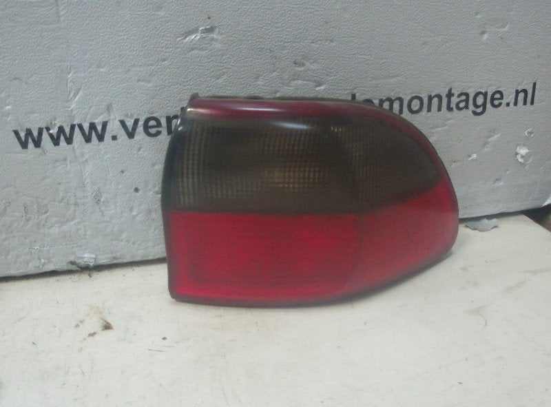 ACHTERLICHT RECHTS BUITEN Opel Omega B (25 / 26 / 27), Gebruikt, Opel, Opel Automobile GmbH, Kontakt-opel@opel.com