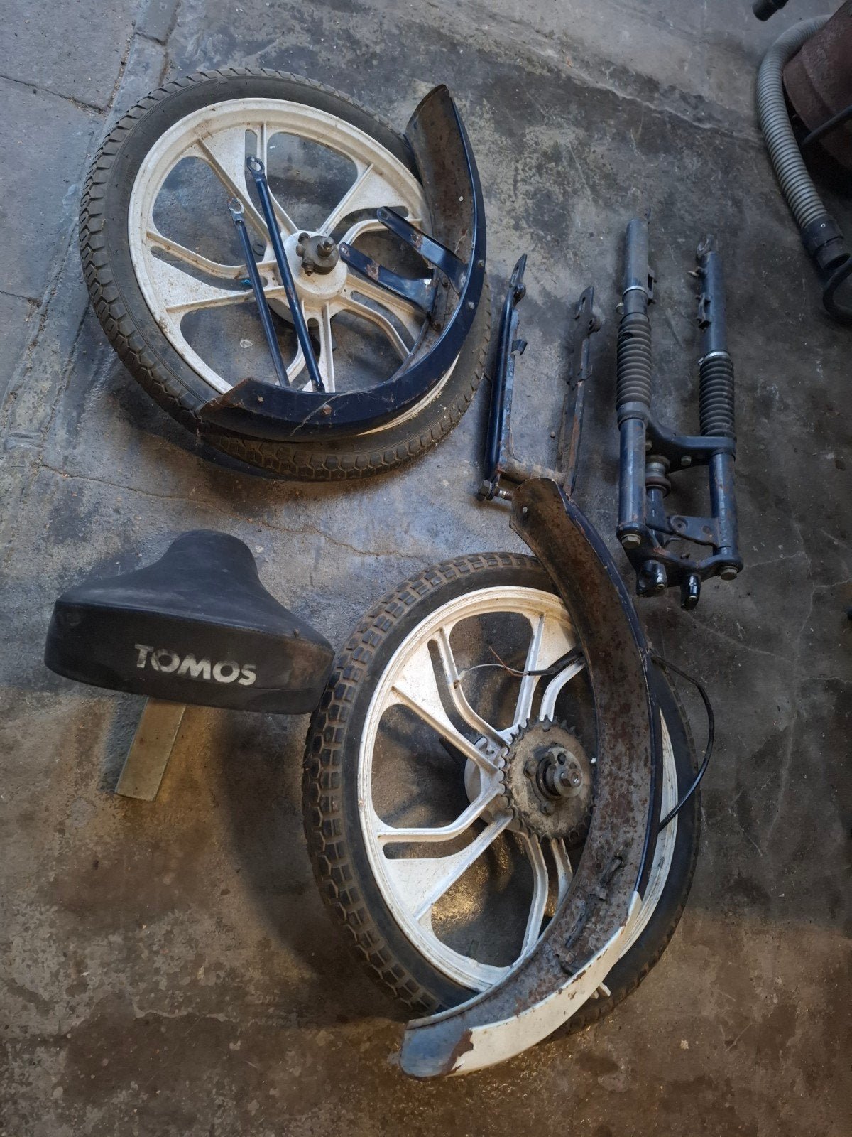 tomos, Vélos & Vélomoteurs, Enlèvement, Utilisé, Selle, Tomos