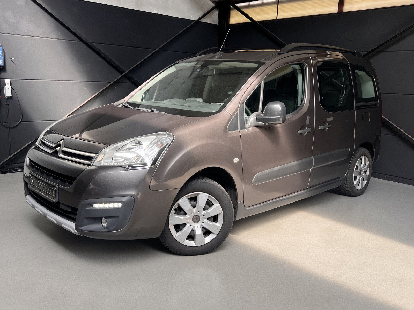 Citroen Berlingo 1.2 benzine, bj2017, 83.000km. 1j garantie, Autos, Citroën, https://public.car-pass.be/vhr/8ede24de-bebd-4e49-a164-40df672d2ccb
