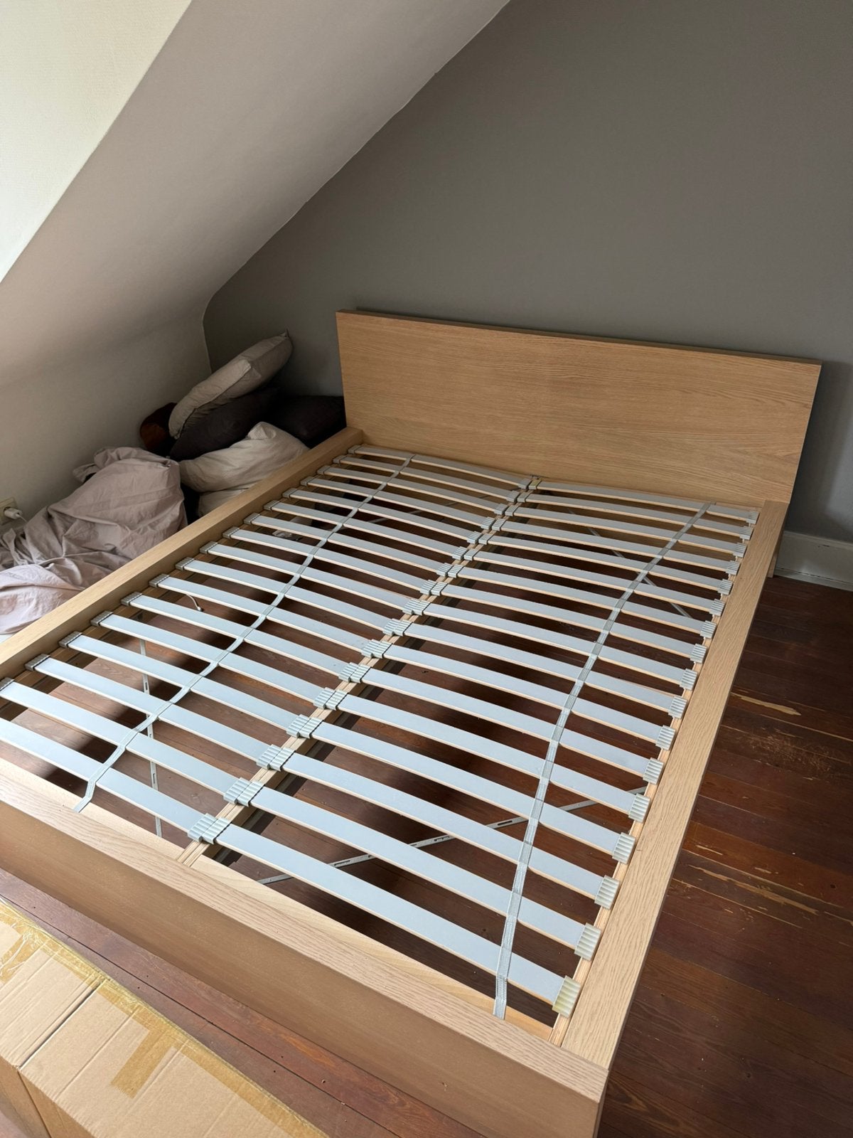 Bedframe ikea, Huis en Inrichting, Slaapkamer | Bedden, Ophalen, Gebruikt