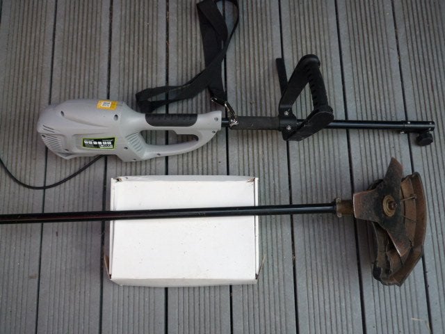 Zeer krachtige elektrische bosmaaier - 1000 Watts, Ophalen, OOGarden, Gebruikt, 10 tot 30 cm