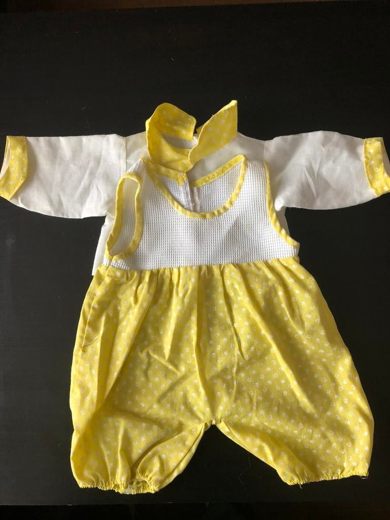 Poppenkleren: broekpak met hemd in katoen, Ophalen of Verzenden, Gebruikt, Kleding