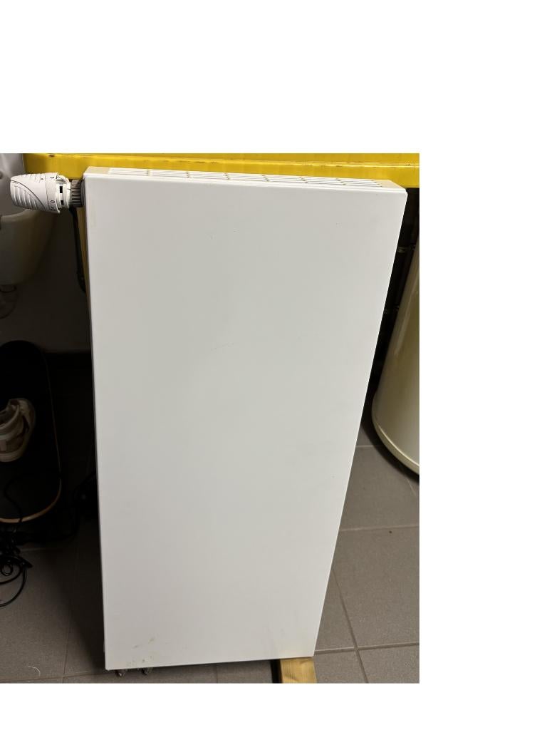 Radiator (Wit)  90 cm (H) x 40 cm (B).  7 cm diep, Bricolage & Construction, Chauffage & Radiateurs, Comme neuf, Radiateur, 500 à 800 watts