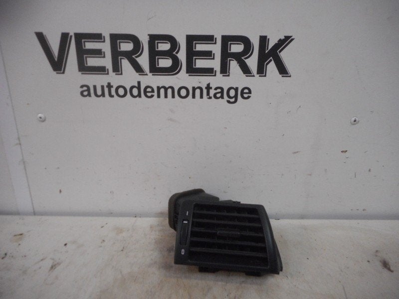 DASHBOARD LUCHTROOSTER RECHTS BMW 3 serie Compact (E46 / 5), Gebruikt, BMW, Petuelring 130
80809  München, DE, Bayerische Motoren Werke AG