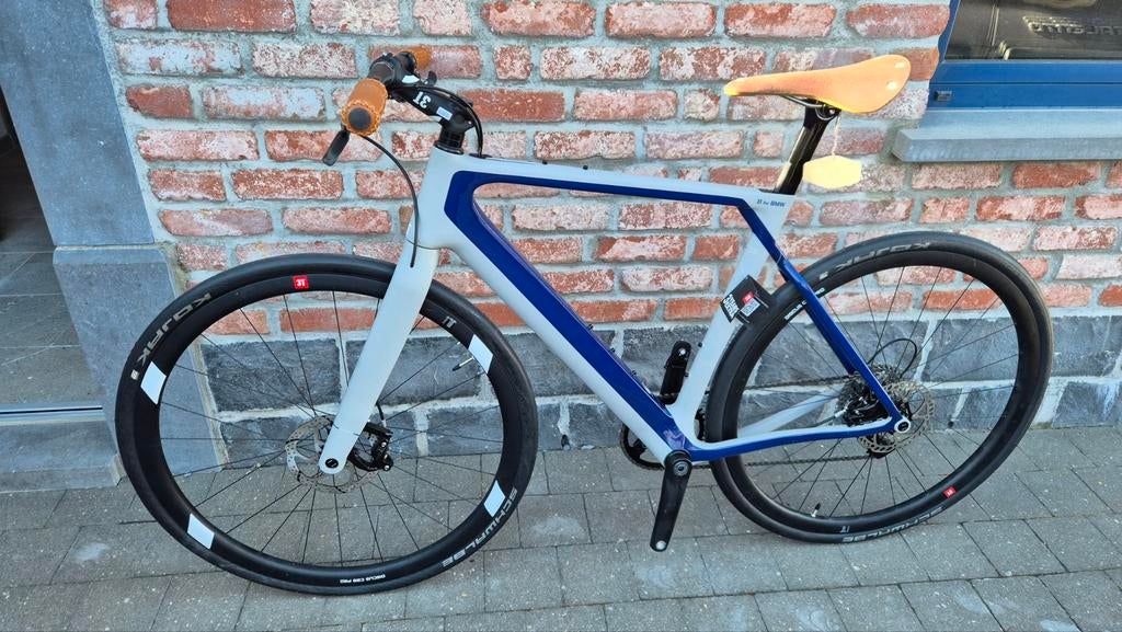 Vélo gravel 3T exploro BMW