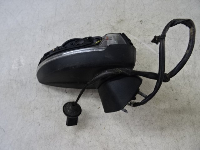 RETROVISEUR EXTERIEUR DROIT Audi A3 Sportback (8VA / 8VF), Mevr. I. Hauben, Audi, Utilisé, Rue de l'Espoir 34 34
4030  GRIVEGNÉE, BE