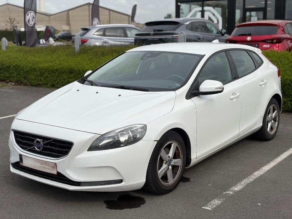 Volvo V40 – Gekeurd tot 04/2027, Autos, Volvo, Euro 5, Boîte manuelle, Noir, 5 portes