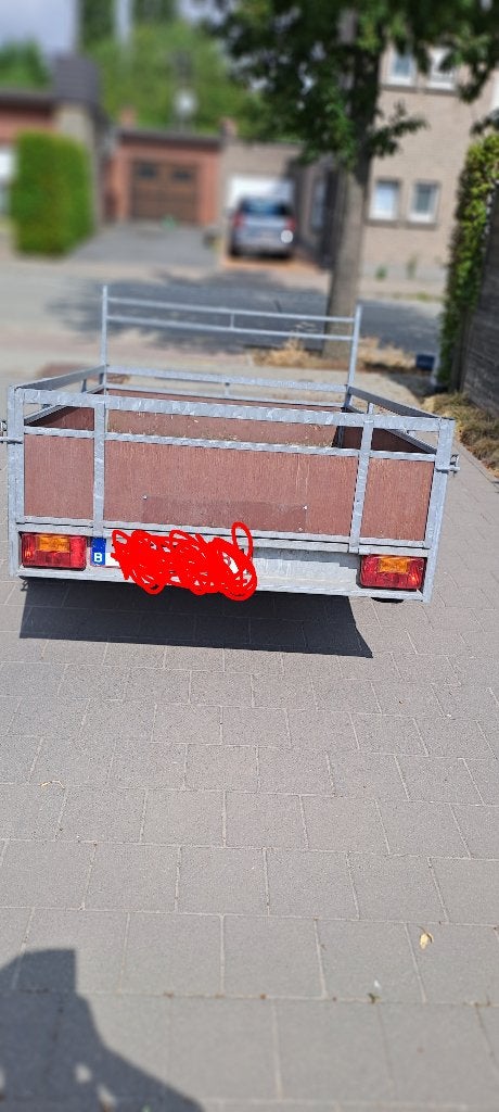 Aanhangwagen, Enlèvement, Utilisé