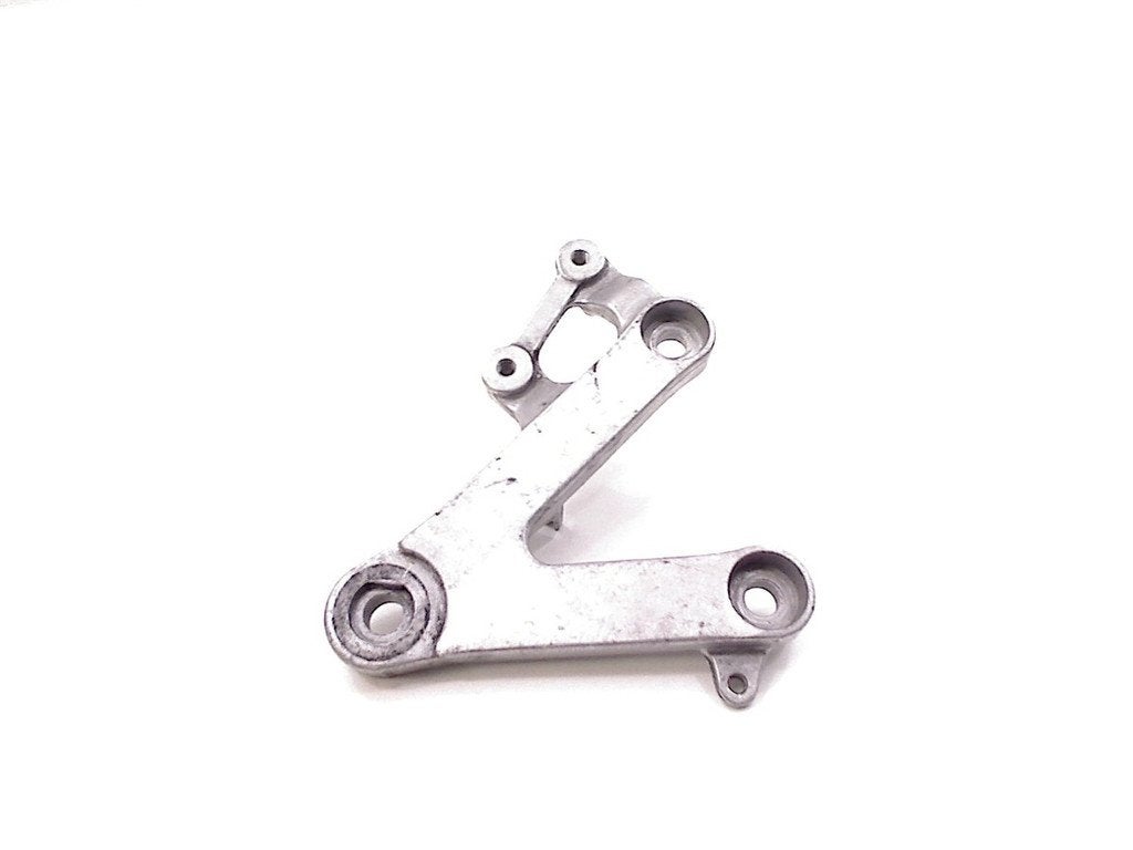 REPOSE PIEDS AVANT DROIT Honda, Dhr. S. di Majo, Utilisé, Info@cama-motorparts.nl, P.J. Troelstraweg 8 8
3144 CX  MAASSLUIS, NL