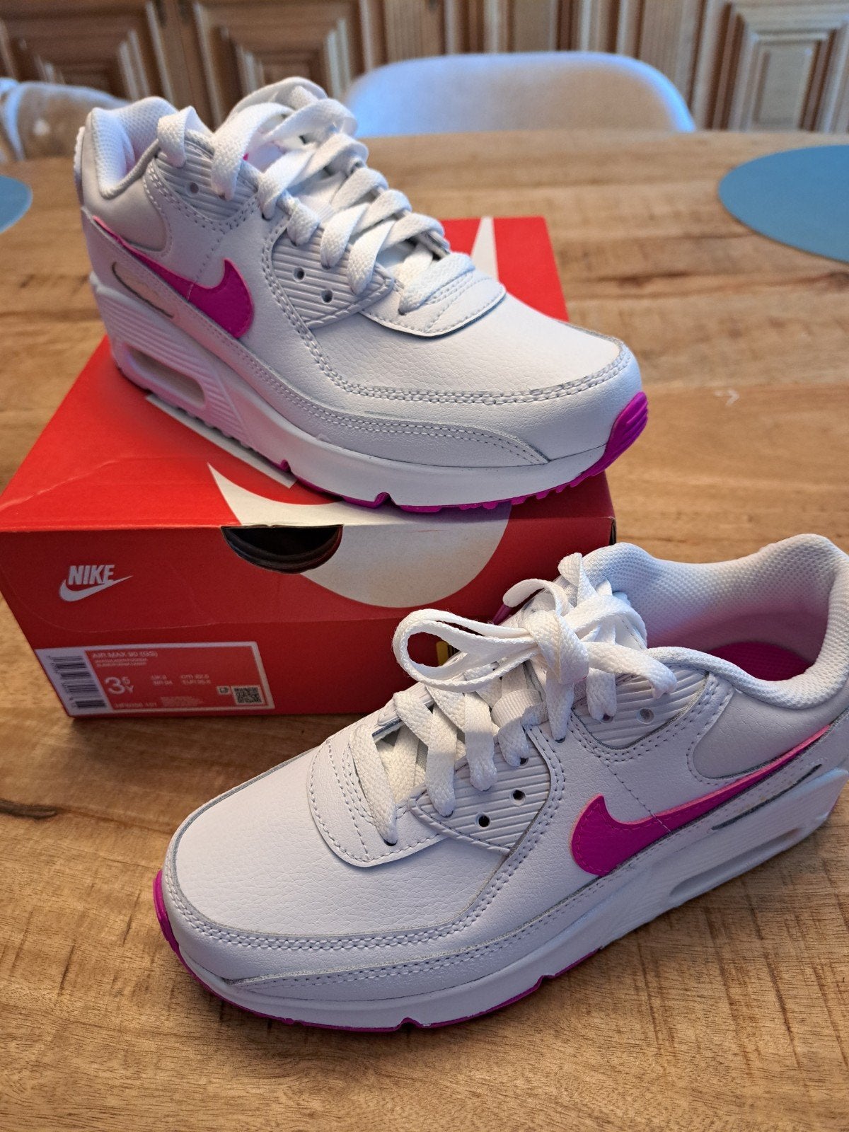 Splinternieuwe lederen nike airmax 90 maat 35.5, Nike, Overige typen, Nieuw, Ophalen of Verzenden