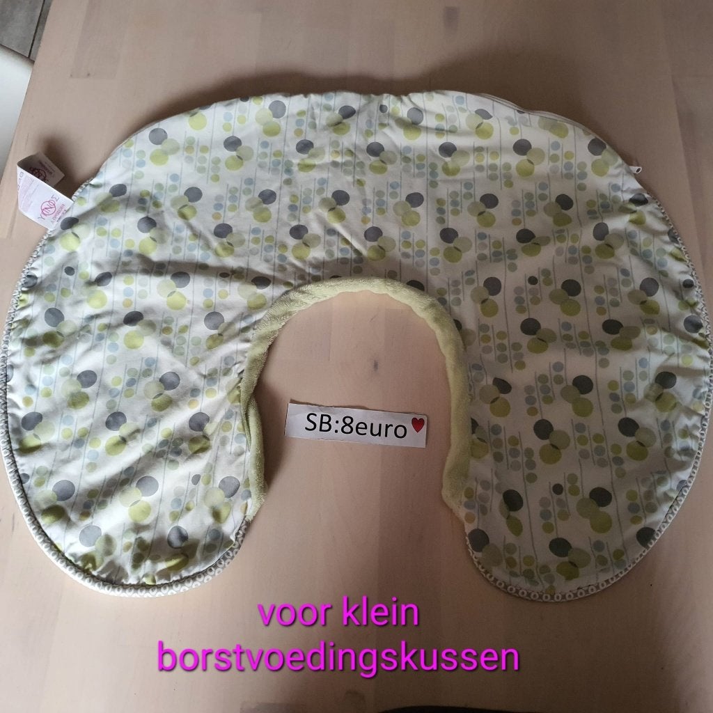 Kleine borstvoedingskussen met 2 overtrekken, Ophalen of Verzenden, Zo goed als nieuw
