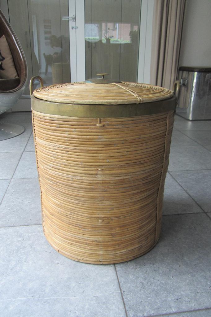 Rieten mand met deksel, Huis en Inrichting, Ophalen, Overige materialen, Gebruikt, Mand
