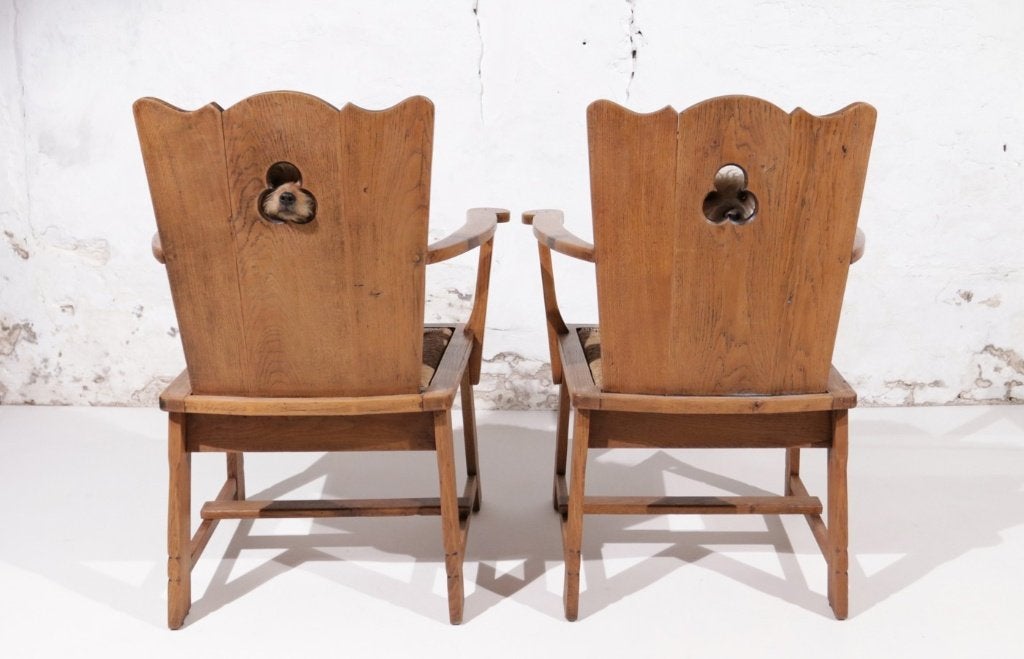 Paar brutalist eiken troonstoelen biezen zitting jaren 30, Ophalen