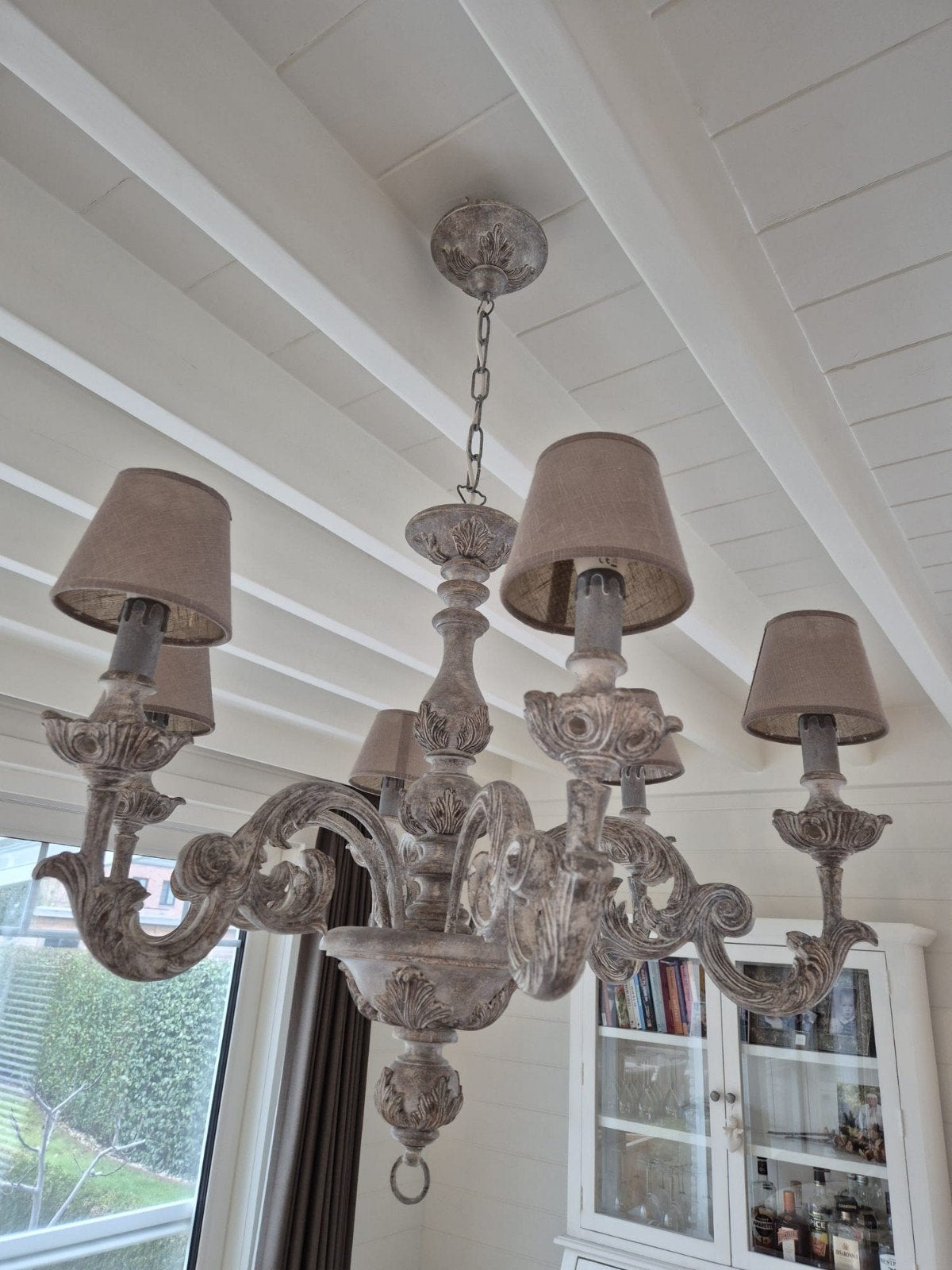 Rustieke plafondverlichting, Ophalen
