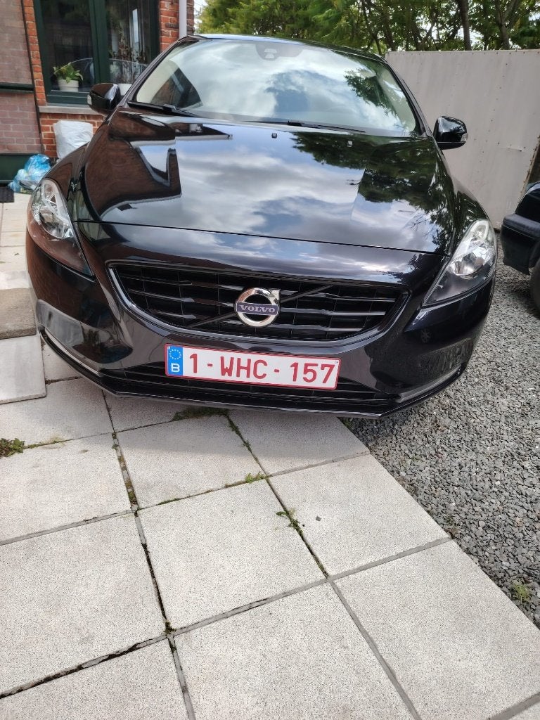 Volvo V40 D2, Autos, Euro 5, Boîte manuelle, Noir, 5 portes