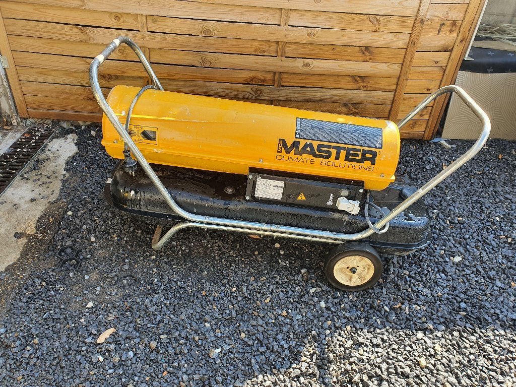 Master B100 CED 29kw kanon met thermostaat aansluiting, Hoog rendement (Hr), 150 cm of meer, Zo goed als nieuw, 80 cm of meer