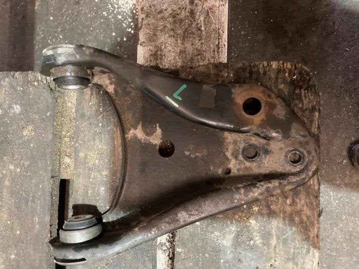 Bras de suspension avant gauche d'un Renault Twingo, Renault, -, 3 mois de garantie, Utilisé