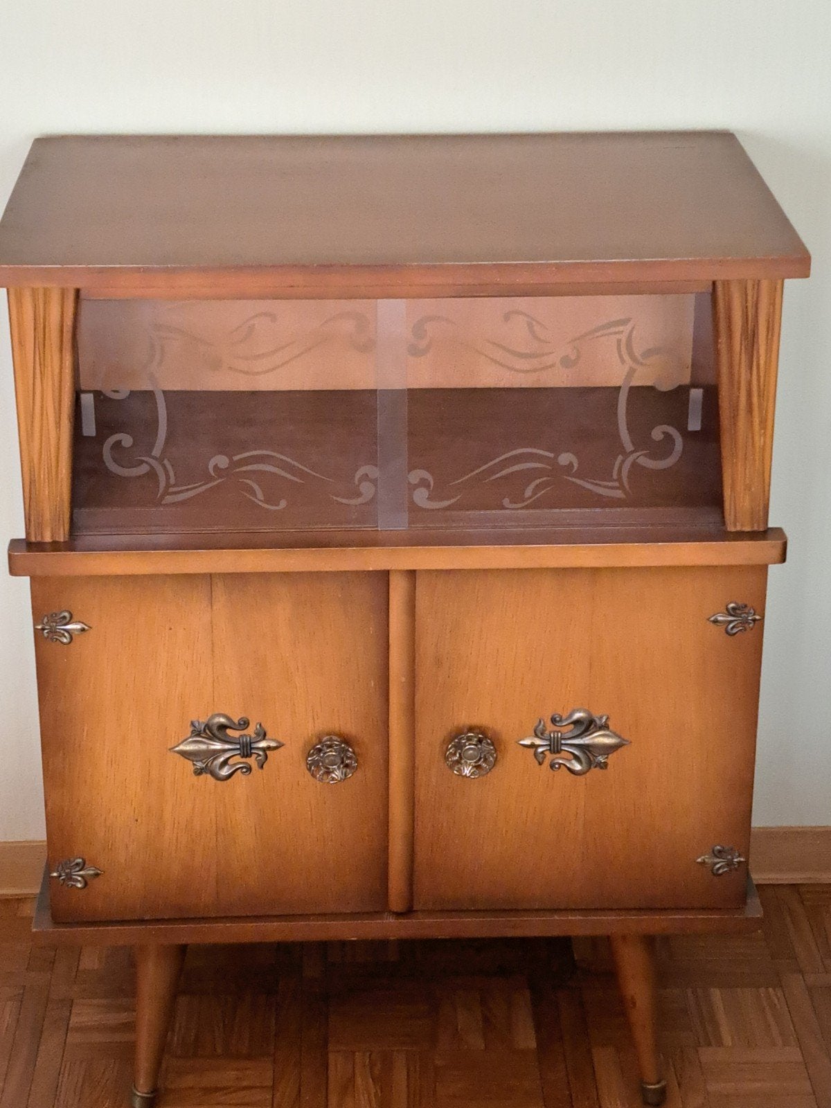 Houten kast, Ophalen