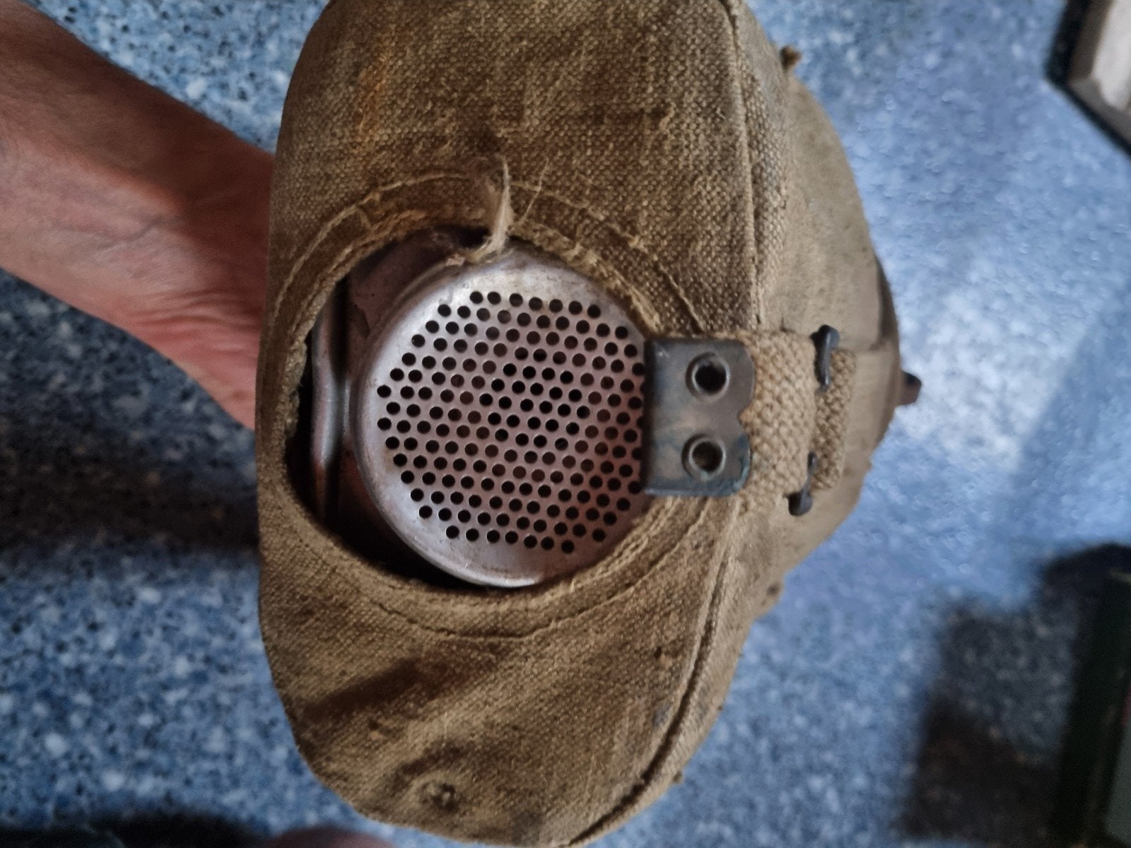 Masque à gaz, Collections