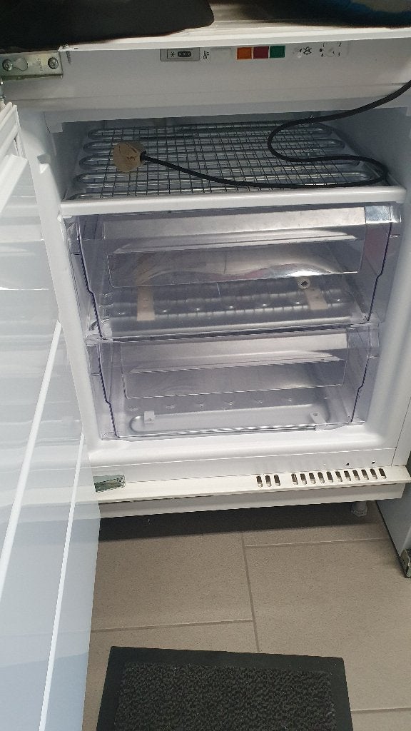 Diepvries, Gebruikt, Minder dan 85 cm, Inbouw, 60 tot 90 cm