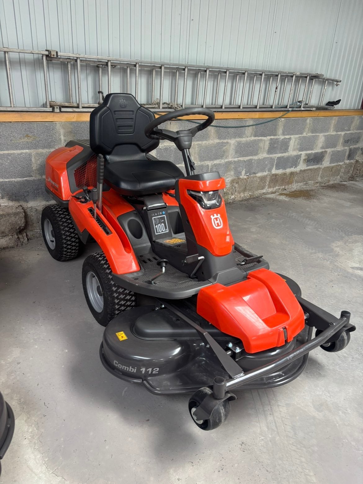 Husqvarna R320X AWD rider, Neuf, Enlèvement, 90 à 120 cm, Fonction de mulching