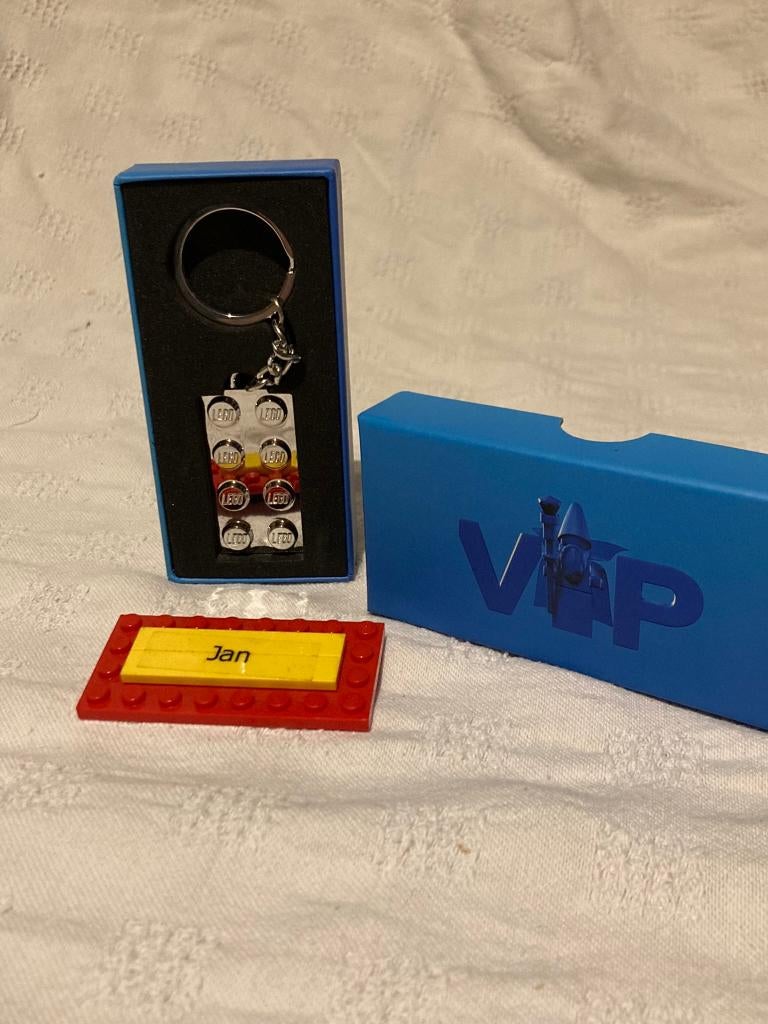 vip chrome metal sleutelhanger, Neuf, Non ouvert/scellé, Enlèvement ou Envoi, Lego
