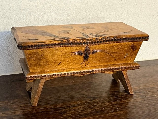 Boîte à bijoux en bois, Enlèvement
